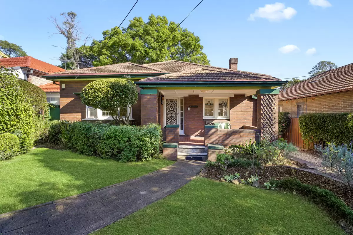 35 Weldon Street, Burwood Sold by Rich & Oliva - image 1