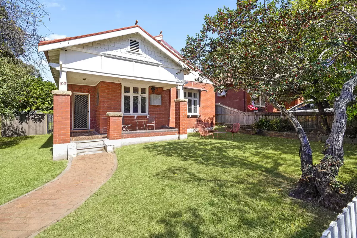 108 Thomas Street, Croydon Sold by Rich & Oliva - image 1