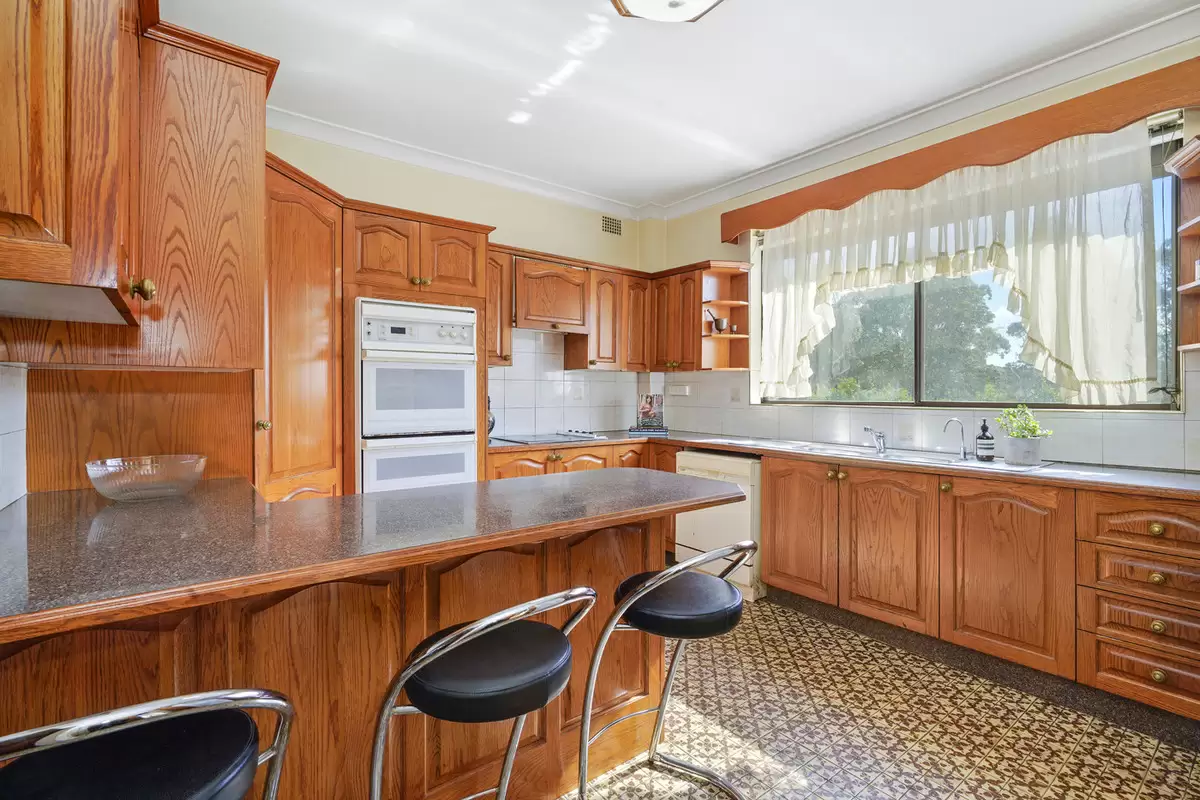 8 Tucker Street, Bass Hill Sold by Rich & Oliva - image 6