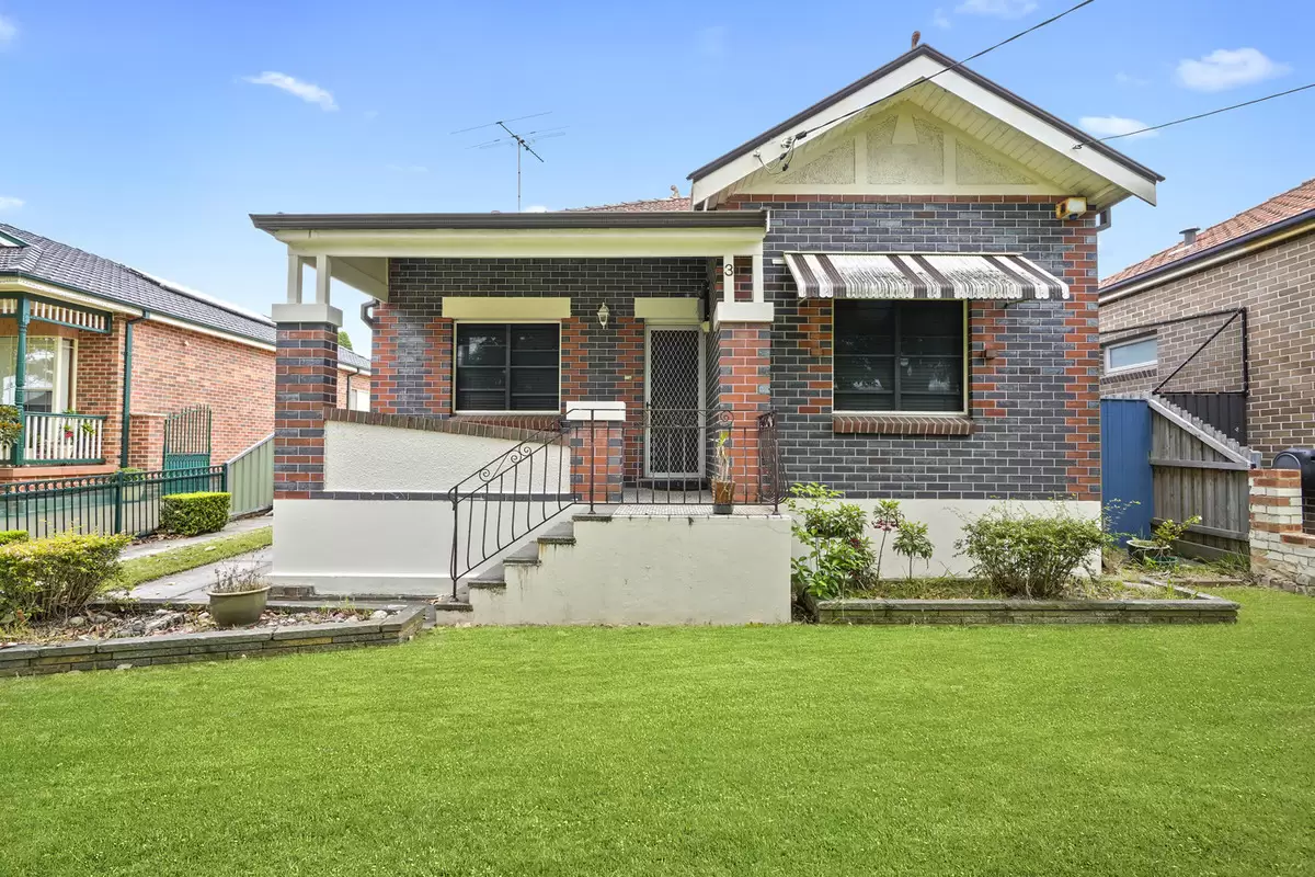 3 Roslyn Street, Ashbury Sold by Rich & Oliva - image 1