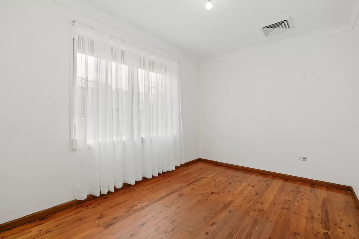 25B Derribong Street, Villawood Sold by Rich & Oliva - image 7