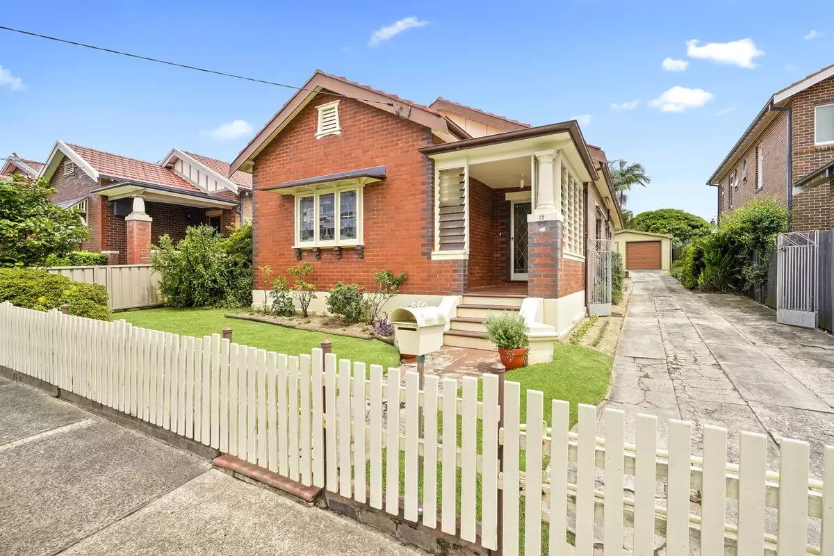 15 Goodlet Street, Ashbury Sold by Rich & Oliva - image 1