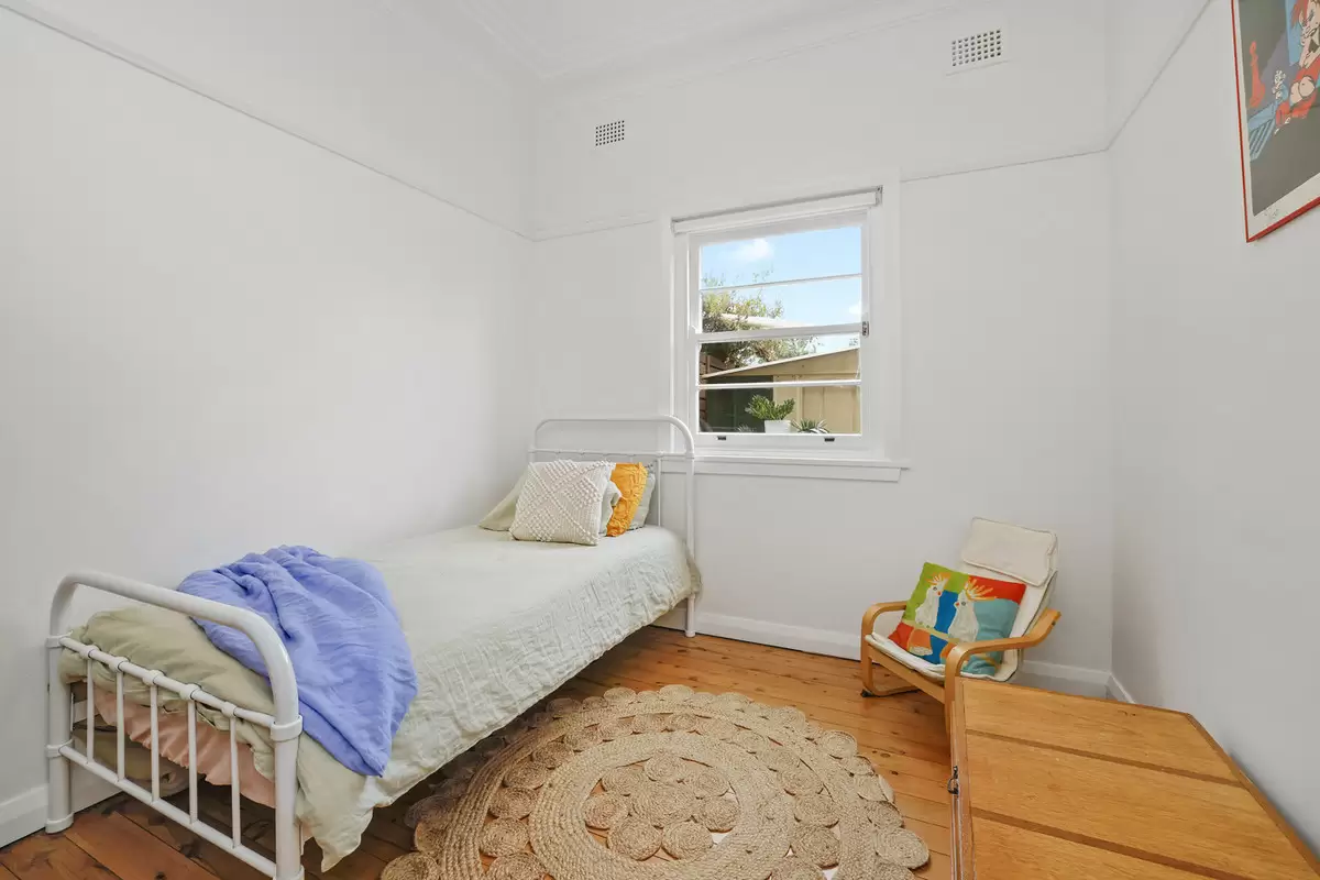 25 Holborow Street, Croydon Sold by Rich & Oliva - image 5
