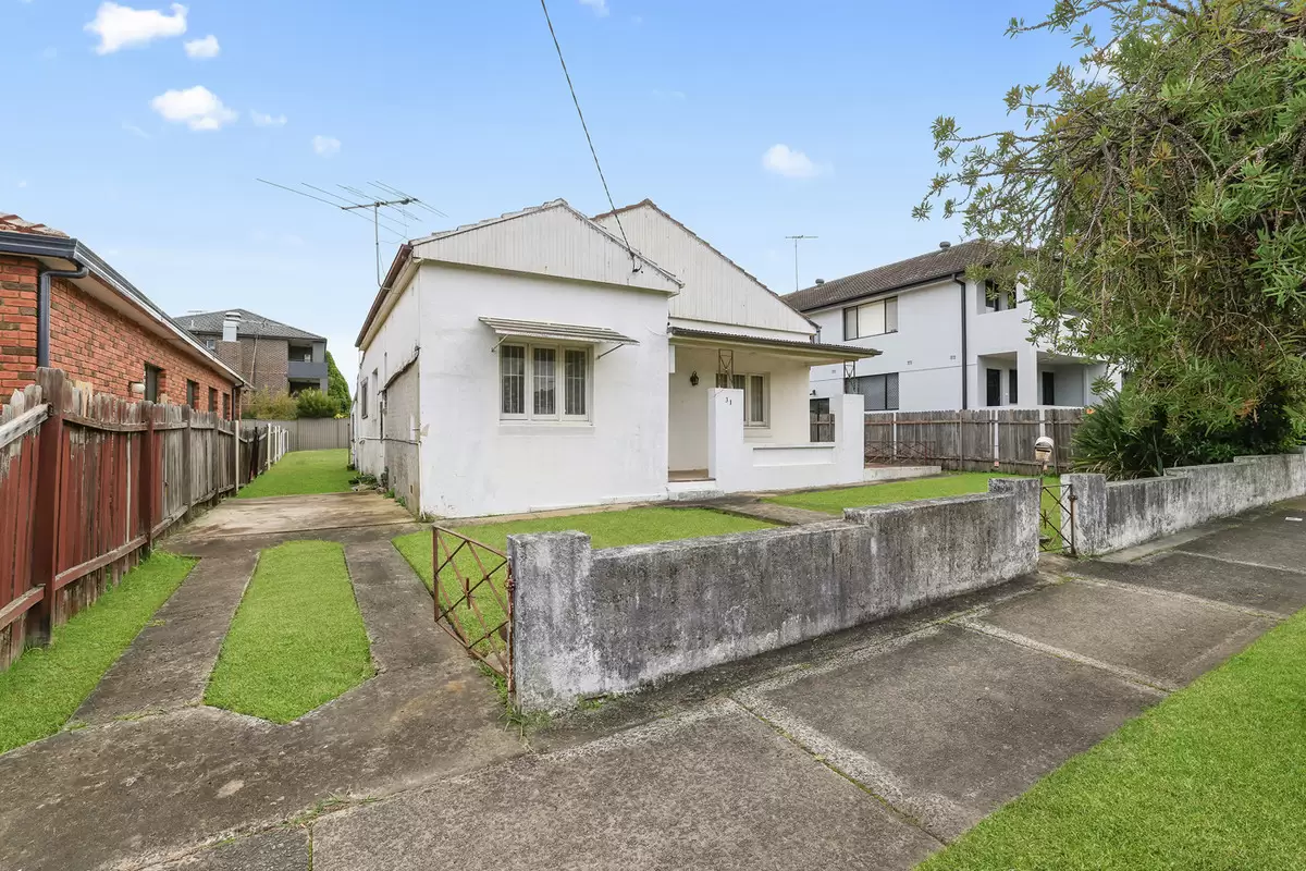 31 Dunmore Street, Croydon Park Sold by Rich & Oliva - image 1