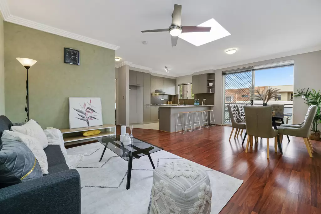 17/10-12 Grantham Street, Burwood Sold by Rich & Oliva