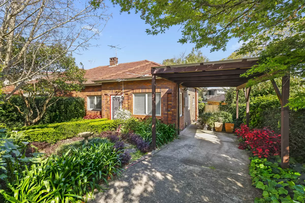 7 Allison Parade, Croydon Sold by Rich & Oliva - image 1